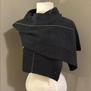 Kenneth Cole Reaction Knit Grey Scarf